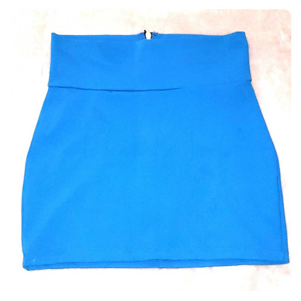 Knit mini skirt